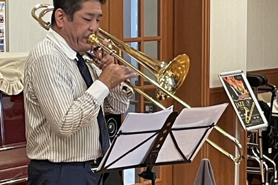 代表は音楽家でもあり音楽家ならではの視点で資産価値を守る修繕判断コンサル。無料相談受付中。介護施設の訪問演奏もお手伝いします。