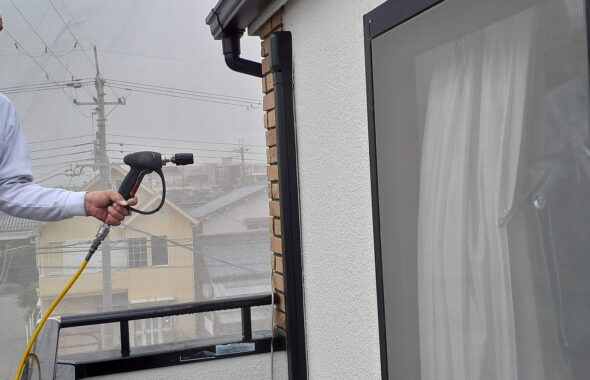 適度なタイミングで外壁塗装の改修をすることで建物の寿命を延ばすことが出来ます。
